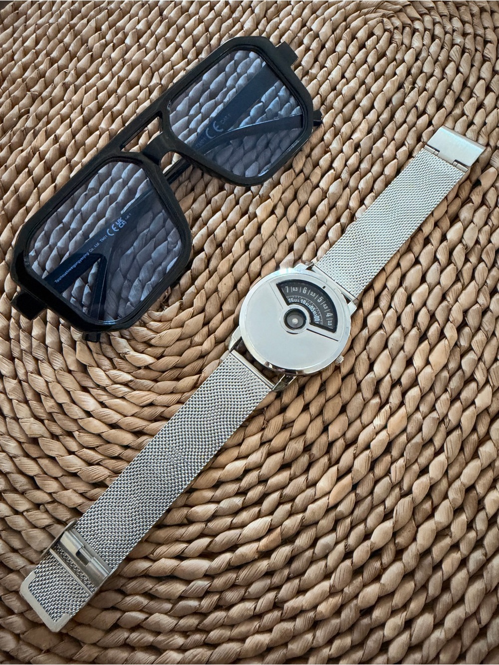 Modern Silver Mesh Men's Watch - Contemporary Minimal Design